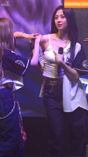 WomenK-pop photo #3436