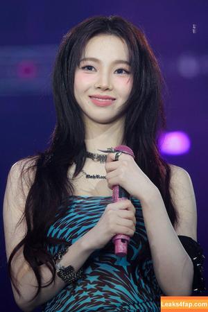 WomenK-pop photo #3553