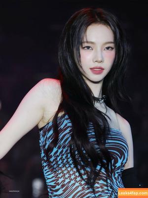 WomenK-pop photo #3647