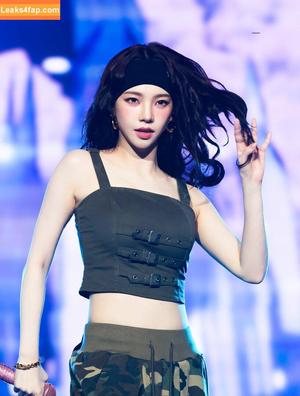 WomenK-pop photo #3798