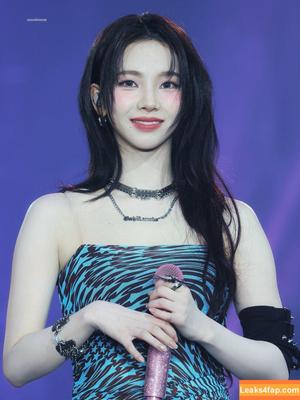 WomenK-pop photo #3846