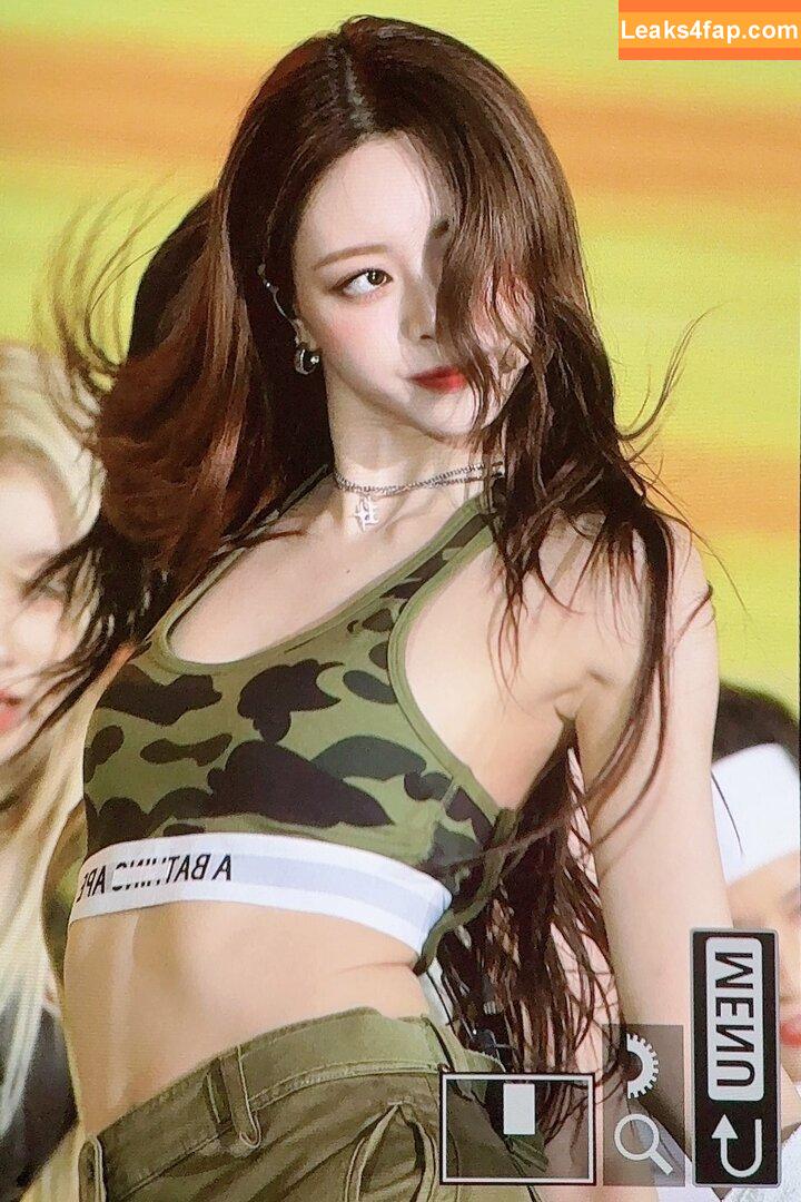 WomenK-pop /  leaked photo photo #4023