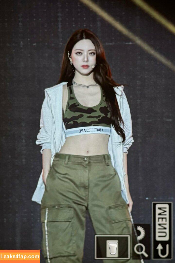 WomenK-pop /  leaked photo photo #4035
