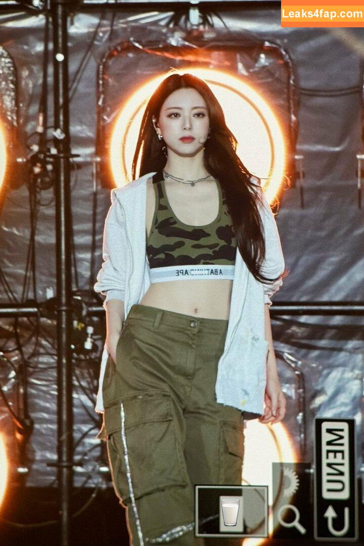 WomenK-pop /  leaked photo photo #4036