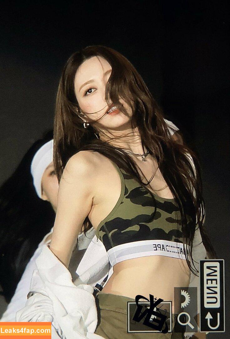 WomenK-pop /  leaked photo photo #4037