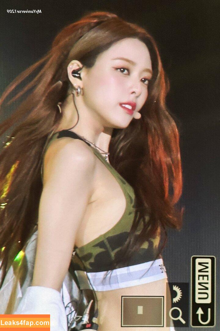 WomenK-pop /  leaked photo photo #4045