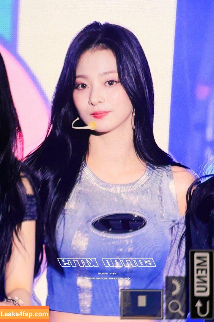 WomenK-pop /  leaked photo photo #4047