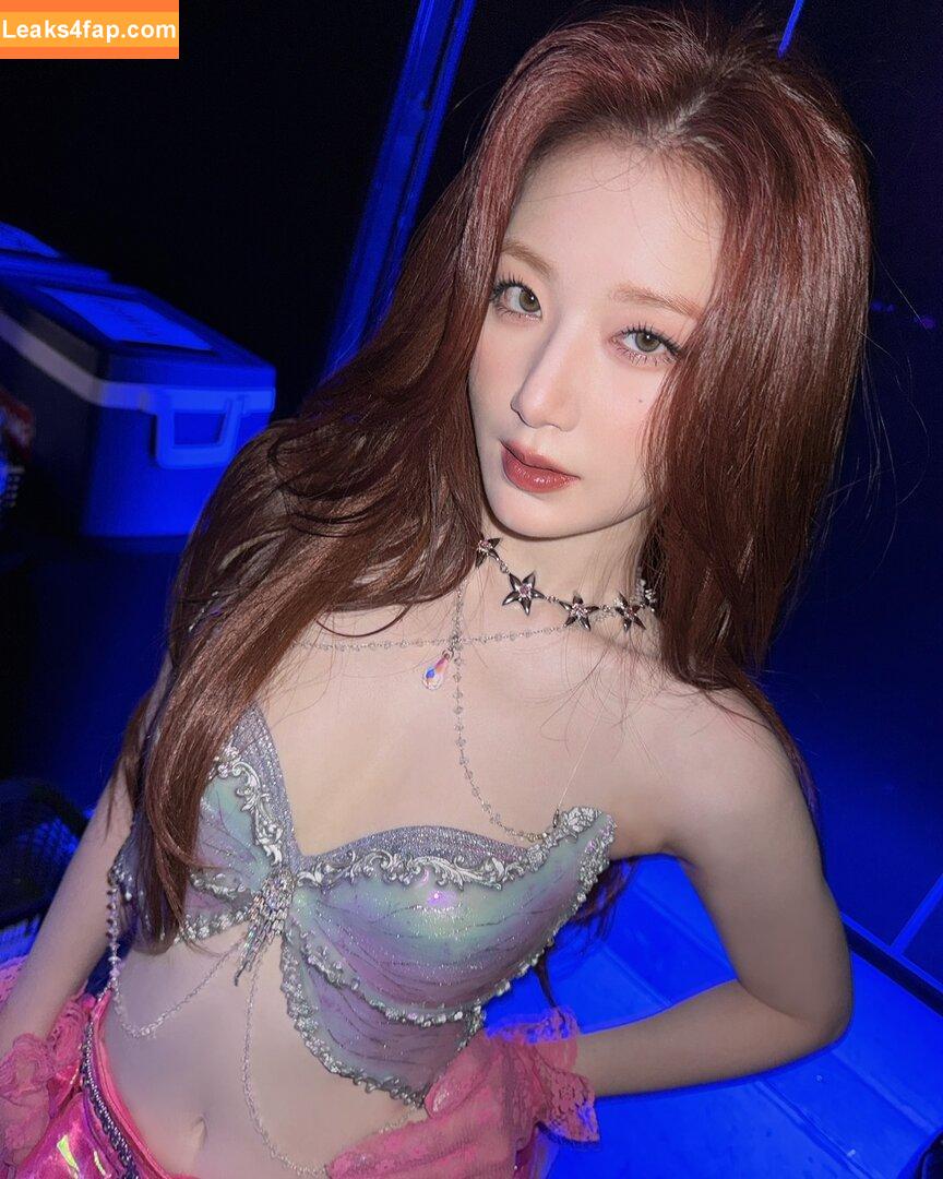 WomenK-pop /  leaked photo photo #4086