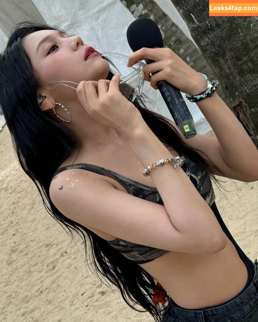 WomenK-pop /  leaked photo photo #4144