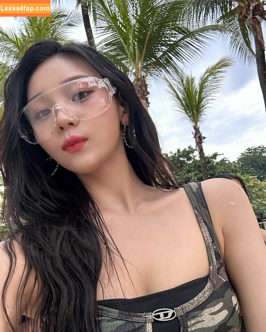 WomenK-pop /  leaked photo photo #4147