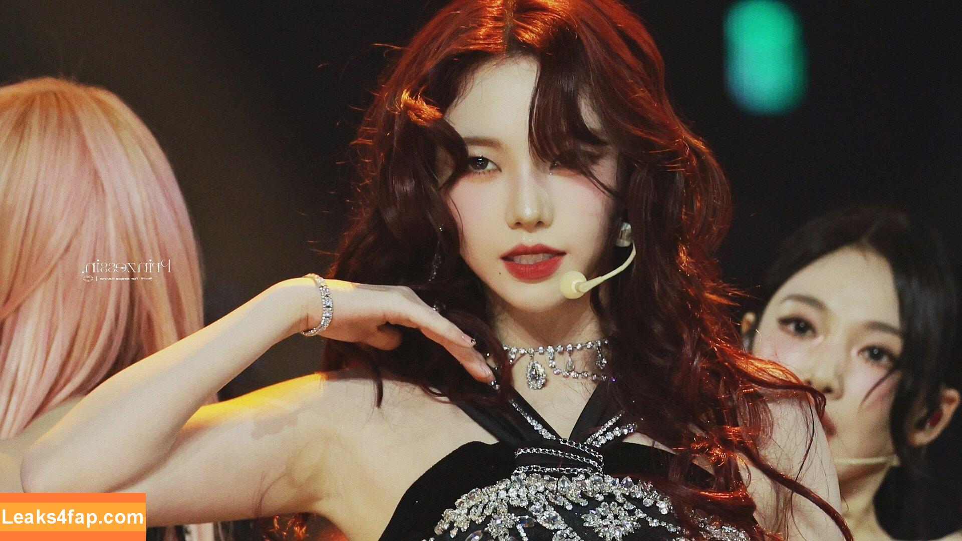 WomenK-pop /  leaked photo photo #4542