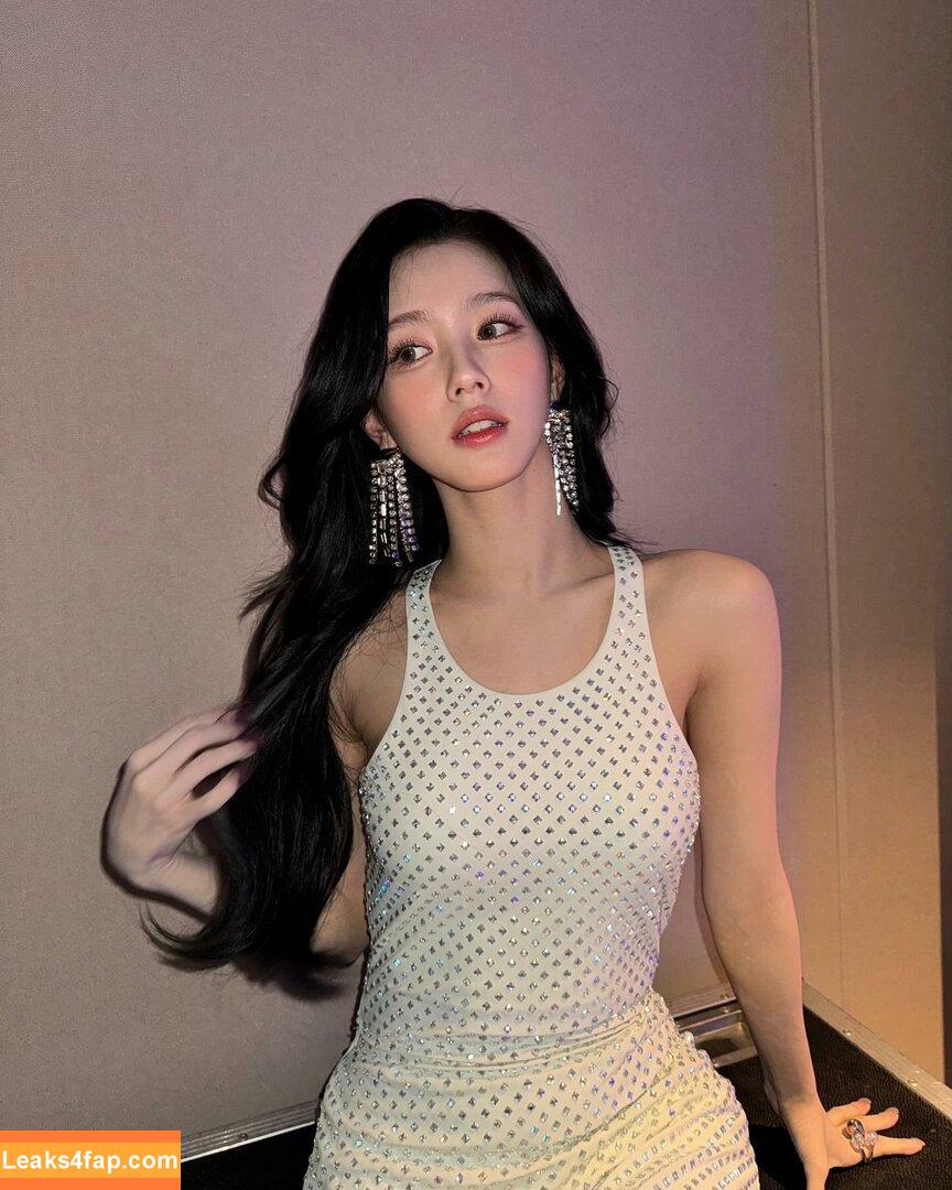 WomenK-pop /  leaked photo photo #4640