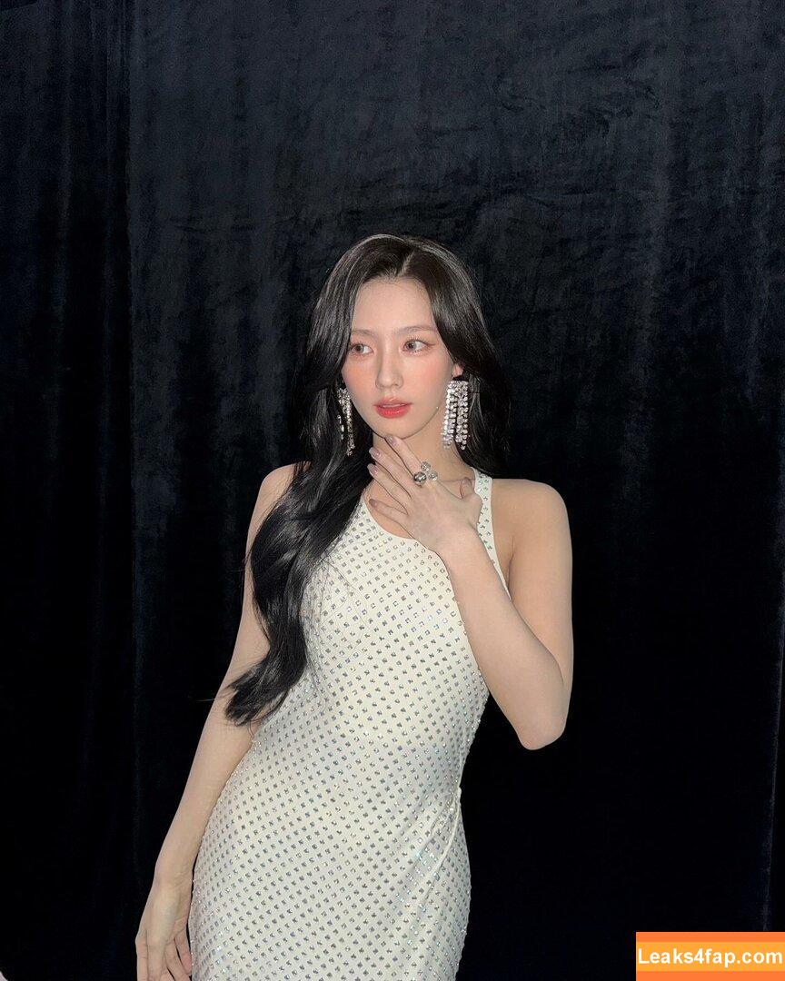 WomenK-pop /  leaked photo photo #4647