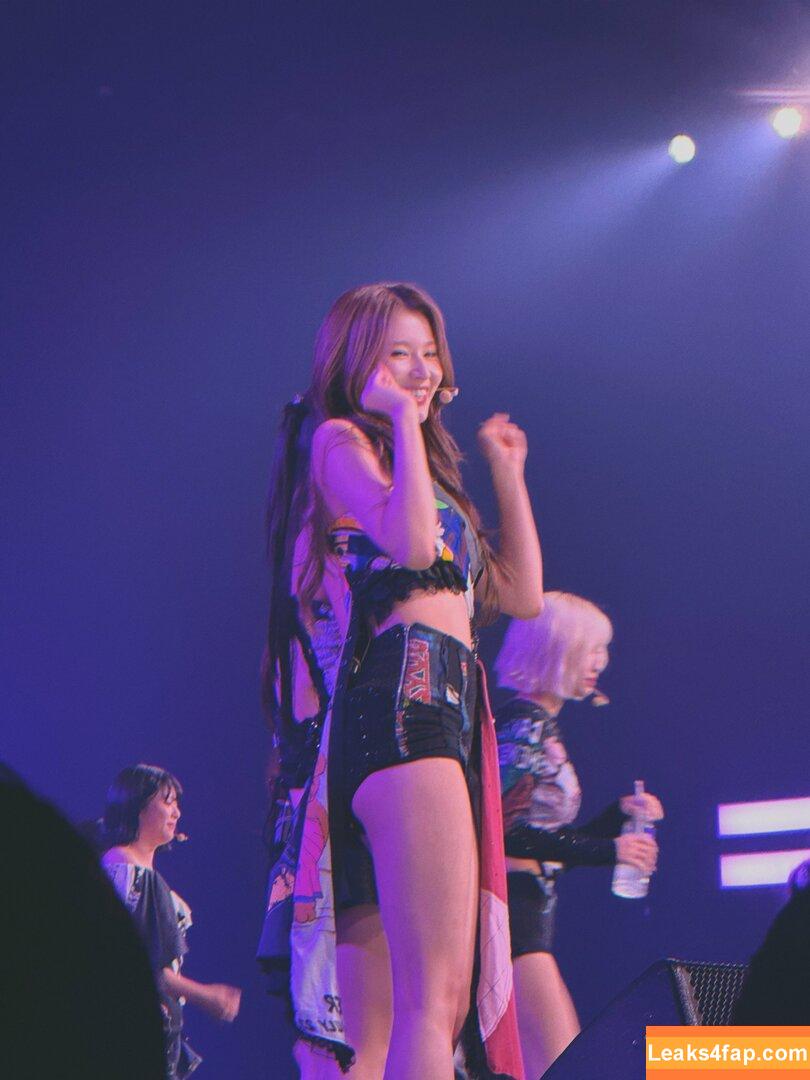 WomenK-pop /  leaked photo photo #4665