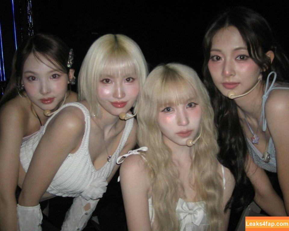 WomenK-pop /  leaked photo photo #4700