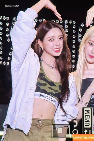 WomenK-pop photo #4042