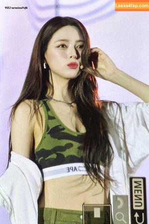 WomenK-pop photo #4043