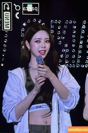 WomenK-pop photo #4046