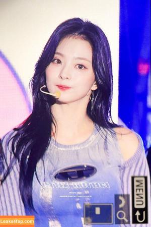 WomenK-pop photo #4049