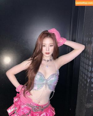 WomenK-pop photo #4085