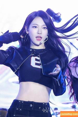 WomenK-pop photo #4108