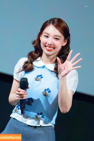 WomenK-pop photo #4500