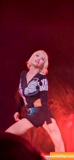 WomenK-pop photo #4575