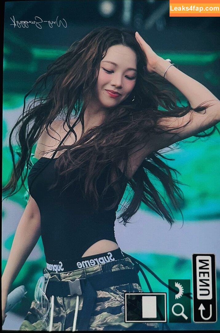 WomenK-pop /  leaked photo photo #5296