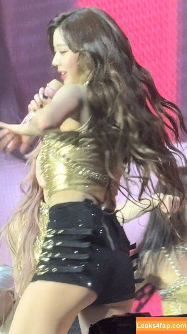 WomenK-pop /  leaked photo photo #5471