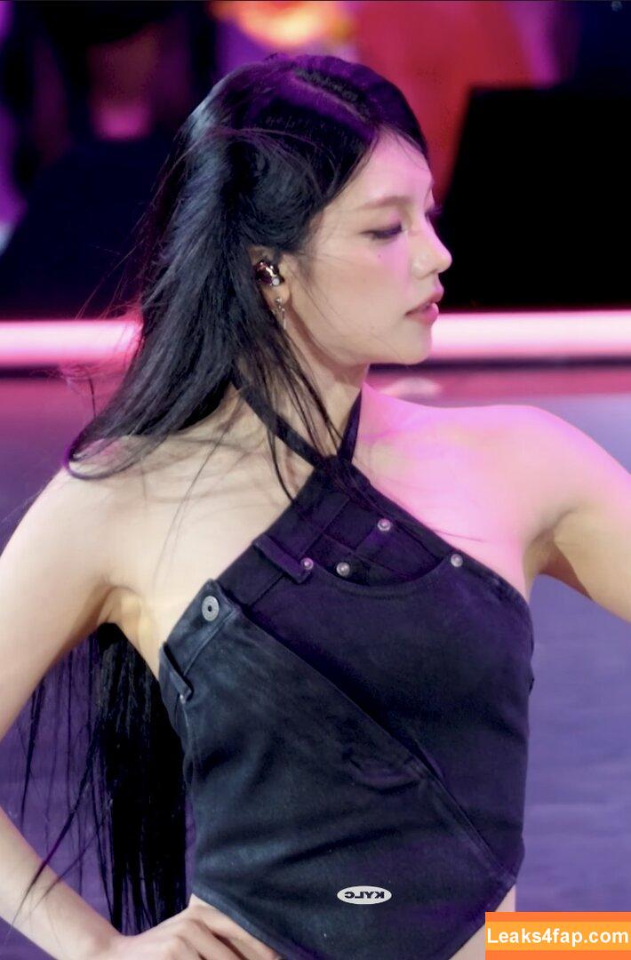 WomenK-pop /  leaked photo photo #5495