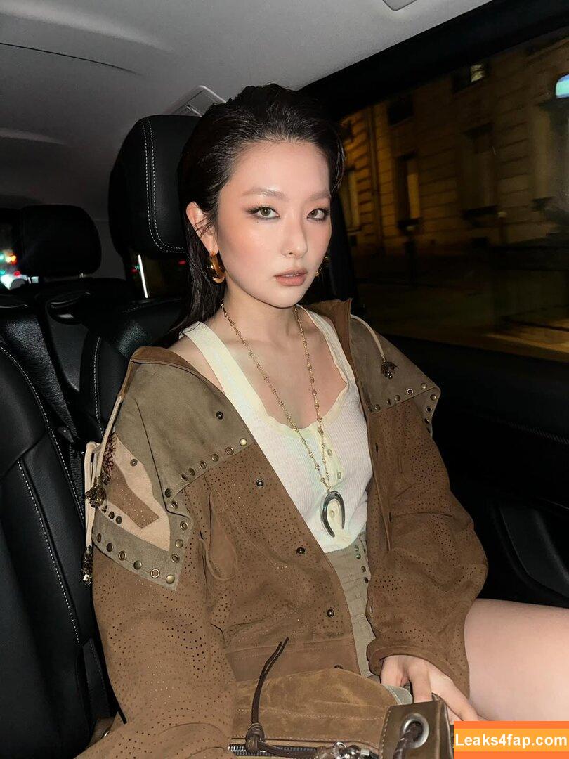 WomenK-pop /  leaked photo photo #5698