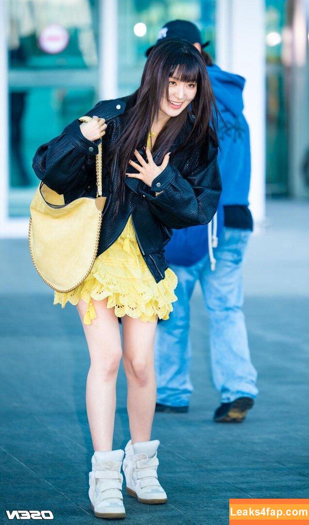 WomenK-pop /  leaked photo photo #5710