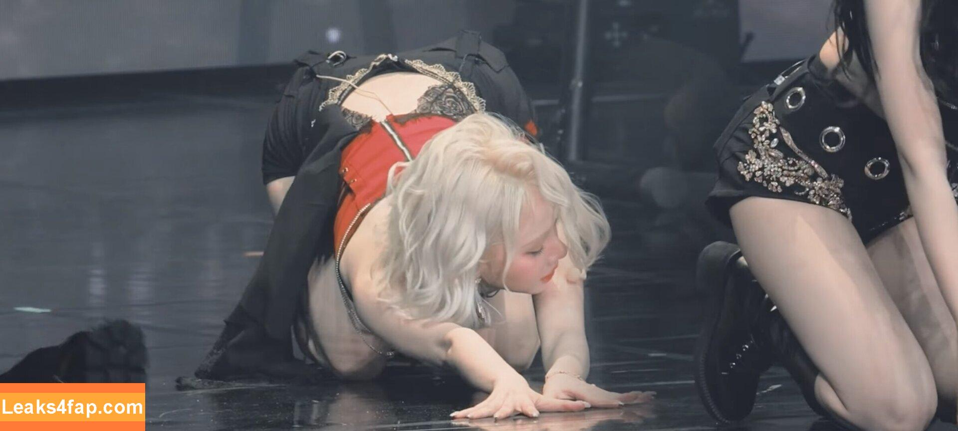 WomenK-pop /  leaked photo photo #5726