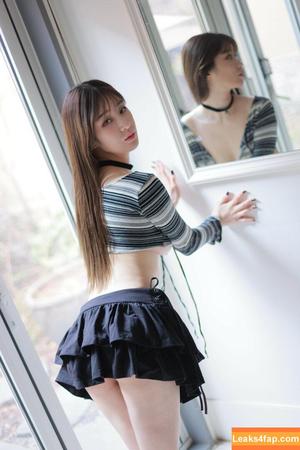 Woohyeon photo #0035