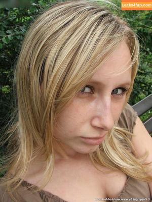 Worldoffeet photo #0500