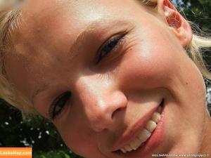 Worldoffeet photo #3057