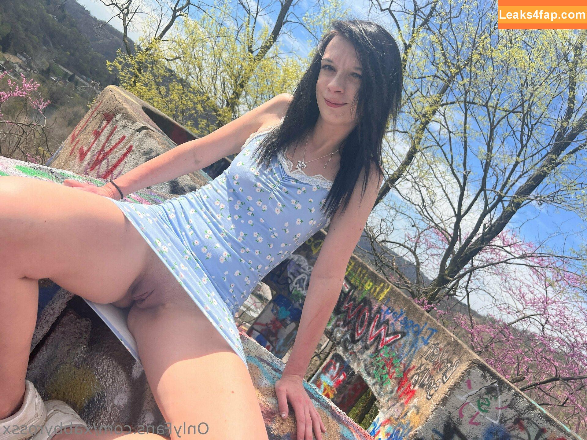 xabbyrossx / xabbyabbyx leaked photo photo #0035