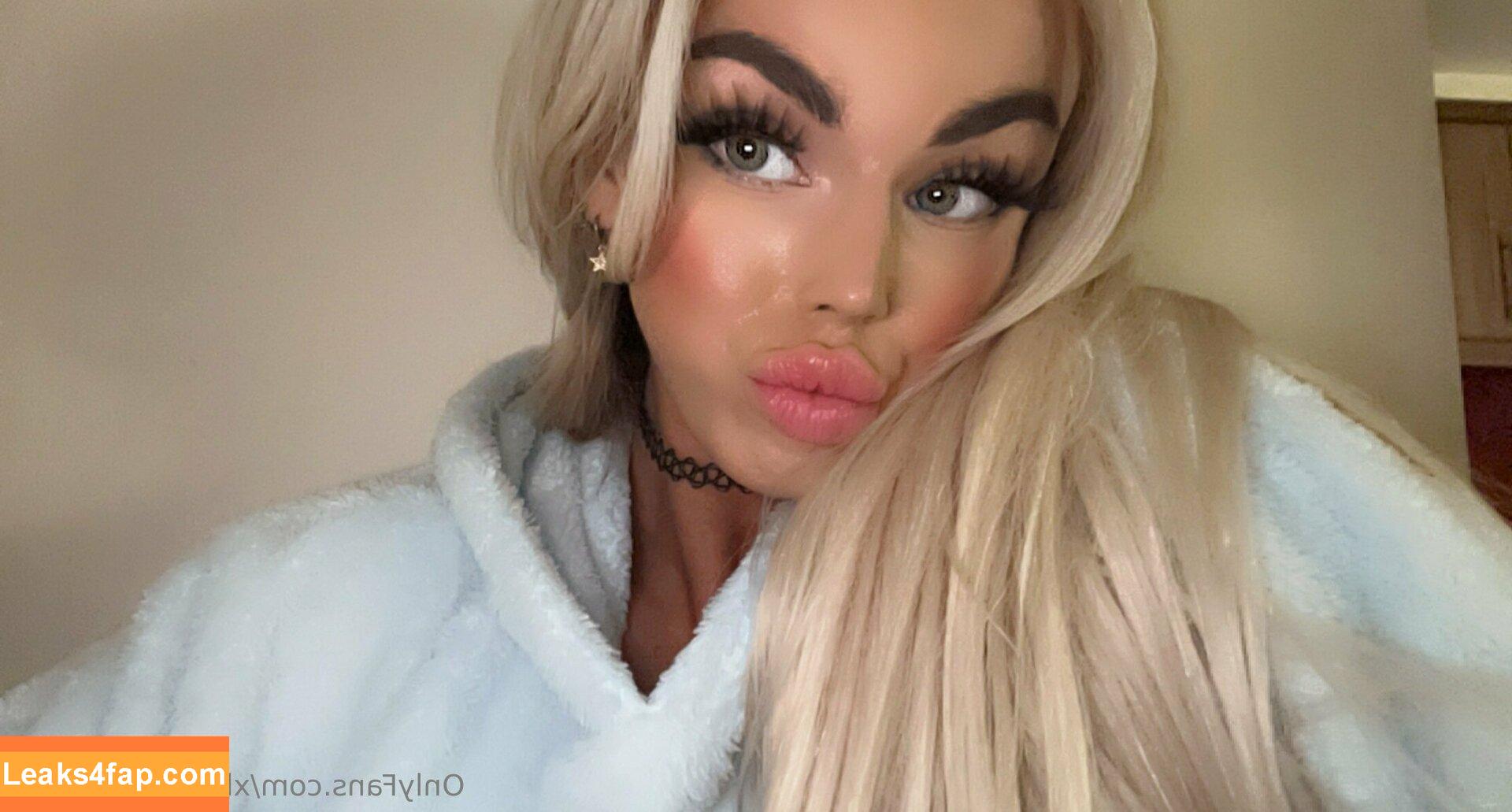 xbarbie_malibux /  leaked photo photo #0243