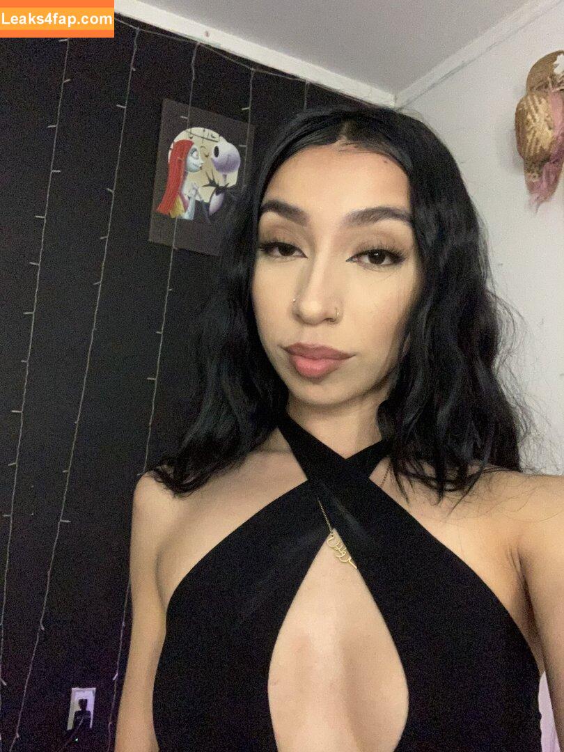 xcarolinejoness /  leaked photo photo #0006