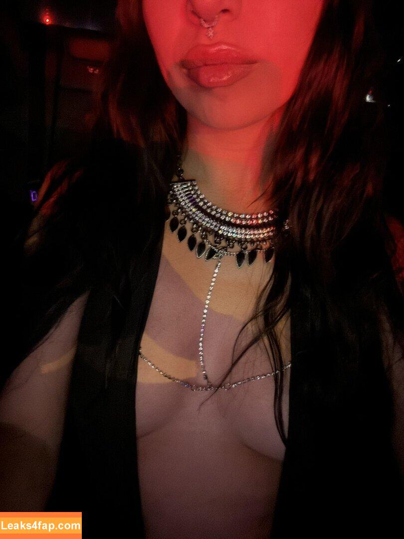 xcarolinejoness /  leaked photo photo #0012