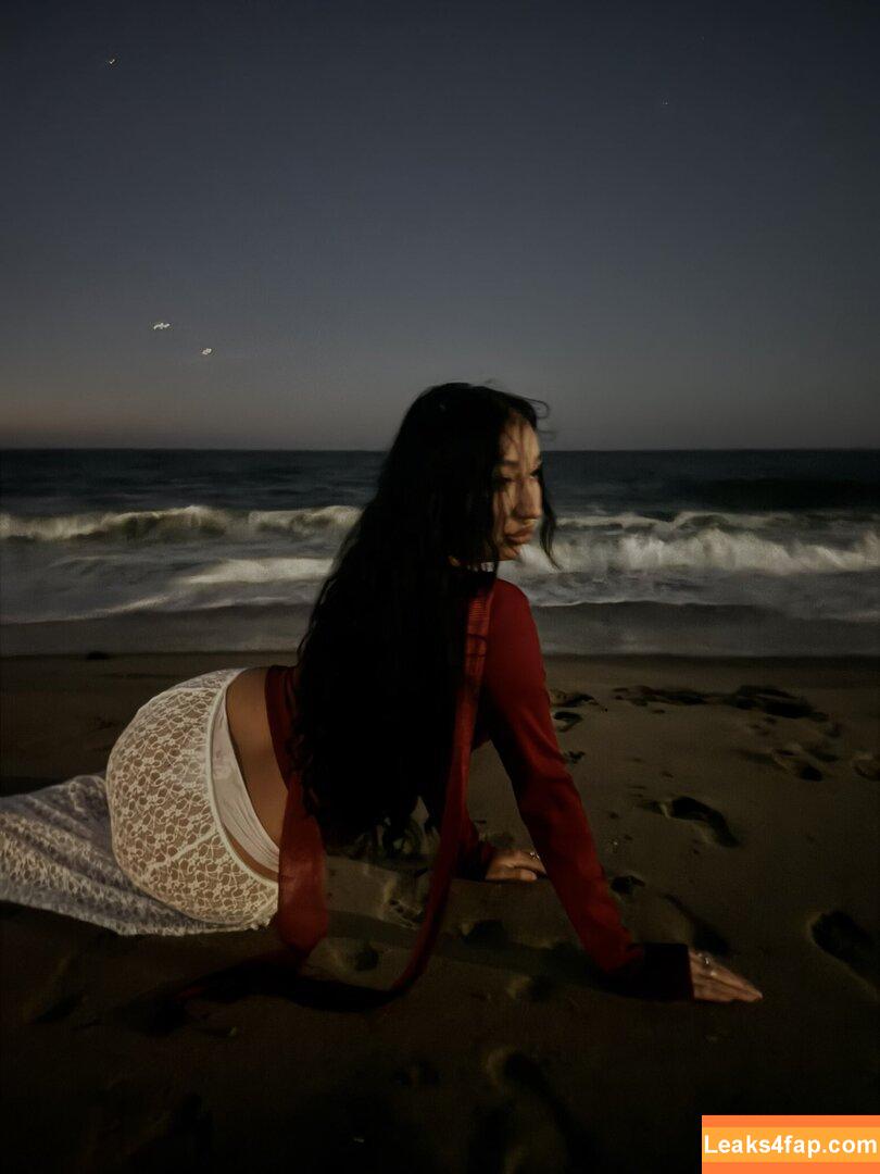 xcarolinejoness /  leaked photo photo #0025