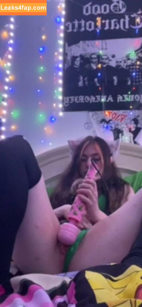 Xcharlottexjasminex / emostonerkitty / nicolelaeno leaked photo photo #0009