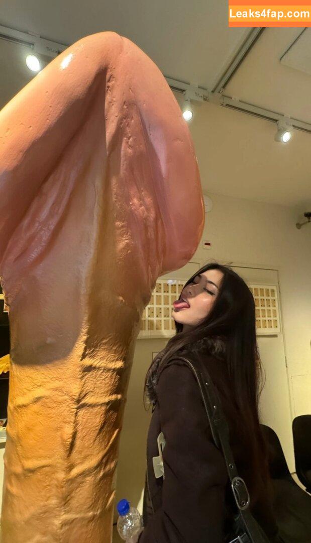 xeiyza / ilizterate / lovexee / lyuaei / xenijacurly leaked photo photo #0040