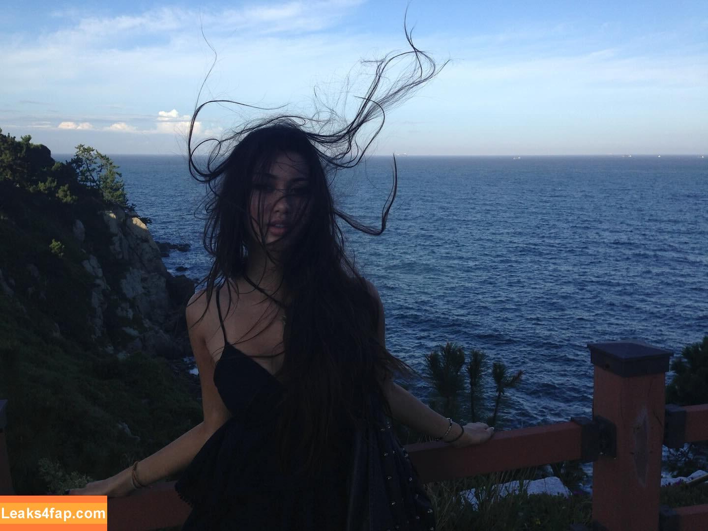 xeiyza / ilizterate / lovexee / lyuaei / xenijacurly leaked photo photo #0047