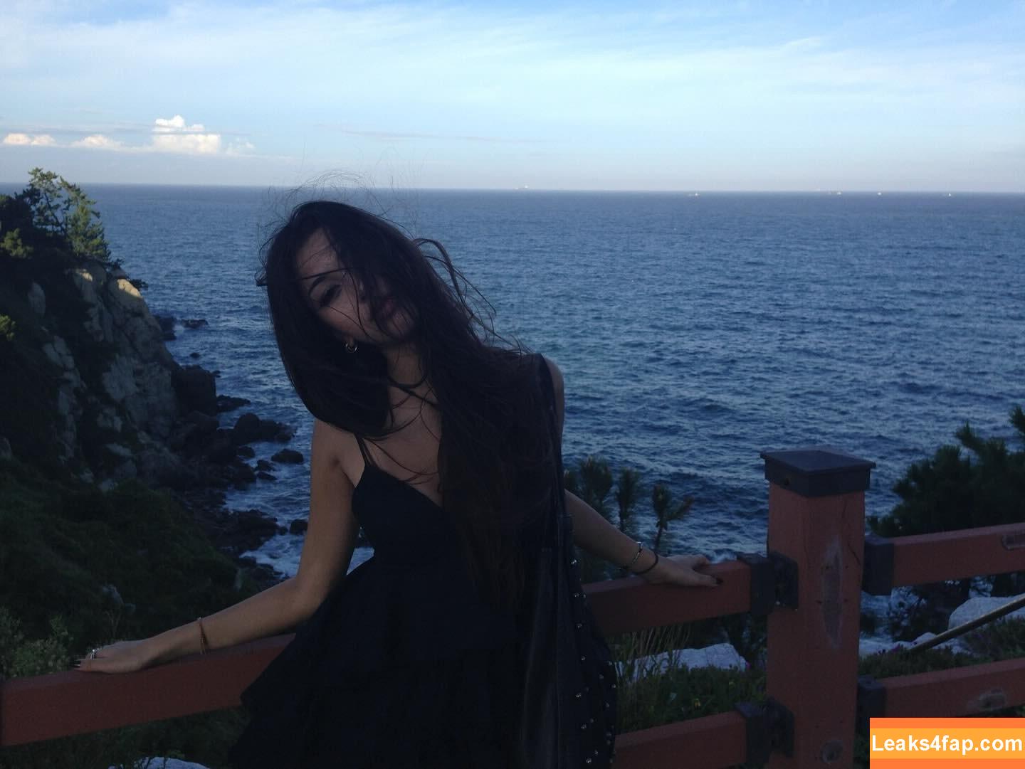 xeiyza / ilizterate / lovexee / lyuaei / xenijacurly leaked photo photo #0048