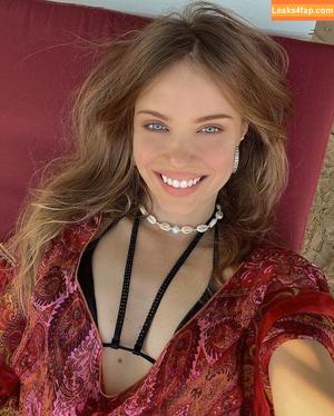 Xenia Tchoumitcheva photo #0043