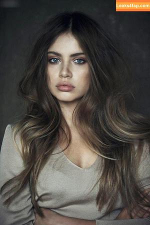 Xenia Tchoumitcheva photo #0070