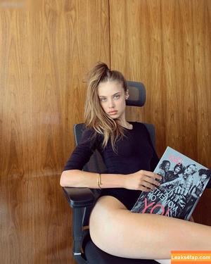 Xenia Tchoumitcheva photo #0077