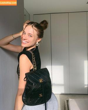 Xenia Tchoumitcheva photo #0079