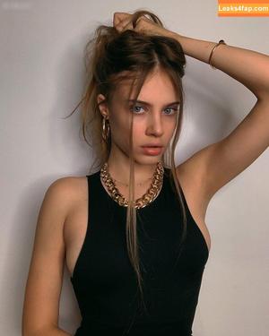 Xenia Tchoumitcheva photo #0090